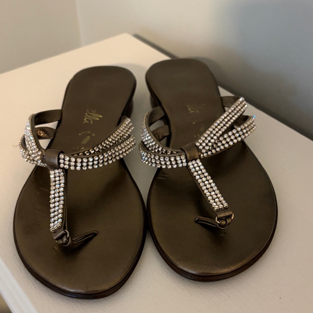 Brown Sandals with Sparkling Rhinestones